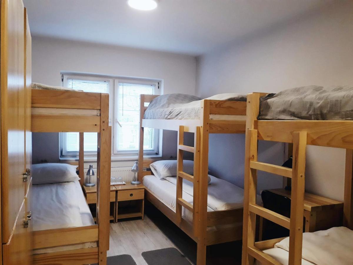 Bloom Inn Ниш Экстерьер фото